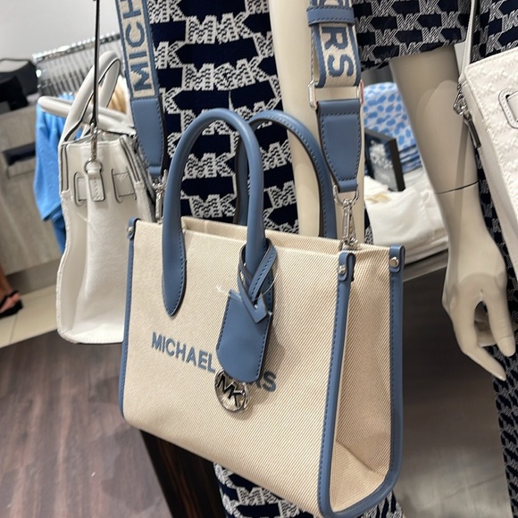 Michael Kors Mirella Small Shopper Top Zip Logo Crossbody XBODY Bag MK
Denim
NWT - Picture 3 of 16